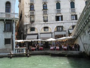 The Al Buso drink shop, now the Ristorante Al Buso.